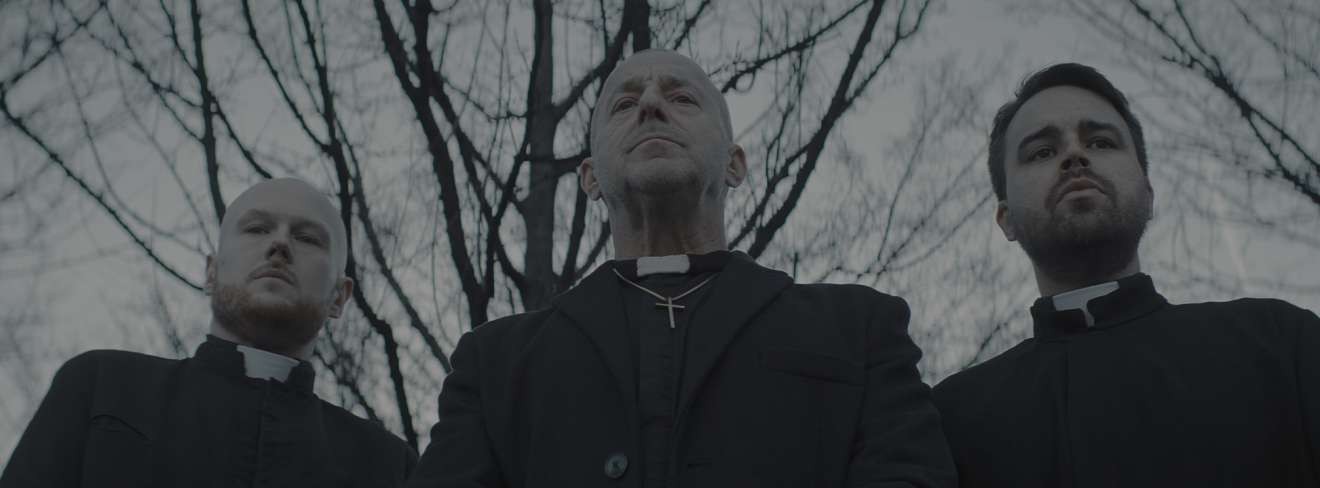 Filmwelt Verleihagentur: Manipulation - Pater Vitus (Heino Ferch) und Mitglieder seines Ordens
