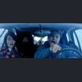 Filmwelt Verleihagentur: Beule - Anja (Julia Hartmann) und Olli (Janek Rieke) bei einem ungewöhnlichen Autounfall