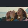 Filmwelt Verleihagentur: Ich sehe was, was ihr nicht seht - Ich sehe was, was ihr nicht seht - Lou (Svenja Jung, l.), Solveigh (Saskia Rosendahl, M.) und Yalda (Soma Pysall, r.)